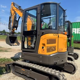 GHM Z70 14330 lb AC Cab Excavator Kubota V2607 Diesel