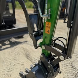 GHM Z40 AC Cab Mini Excavator Kubota Diesel 8818 lb