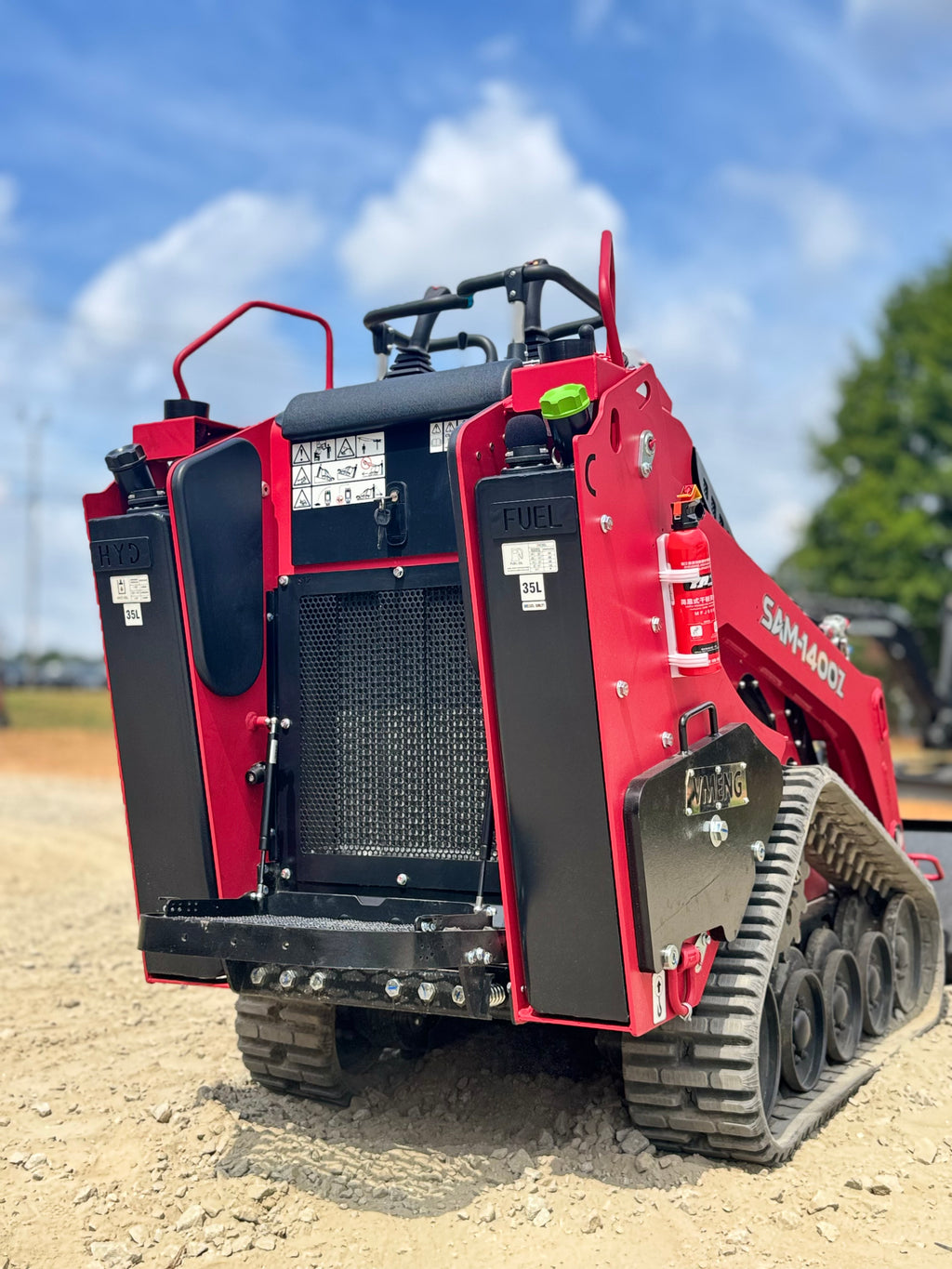 GHM 1400Z Skid Steer 25HP Kubota Diesel 1200LB Capacity