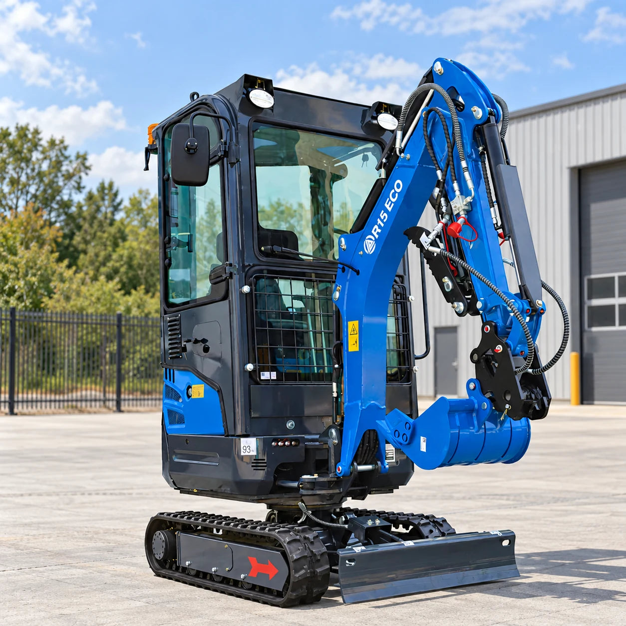 R15 ECO / Cab equipment photo